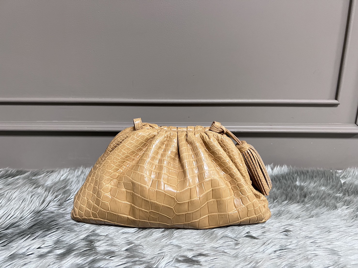 M Boston Bag (M) - Image 2